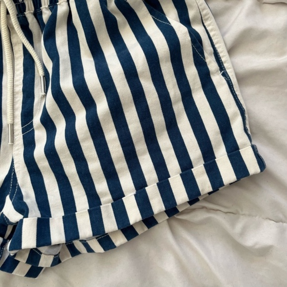 Forever 21 - Women’s Navy & White Striped Shorts - Size Small with real pockets! - Picture 7 of 7